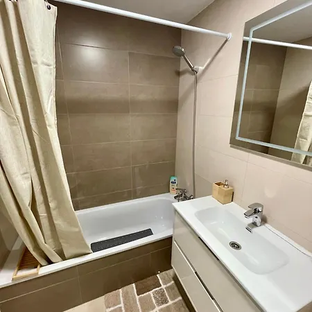Διαμέρισμα 3new 2 Bed 2 Bath With Community Pool And Local